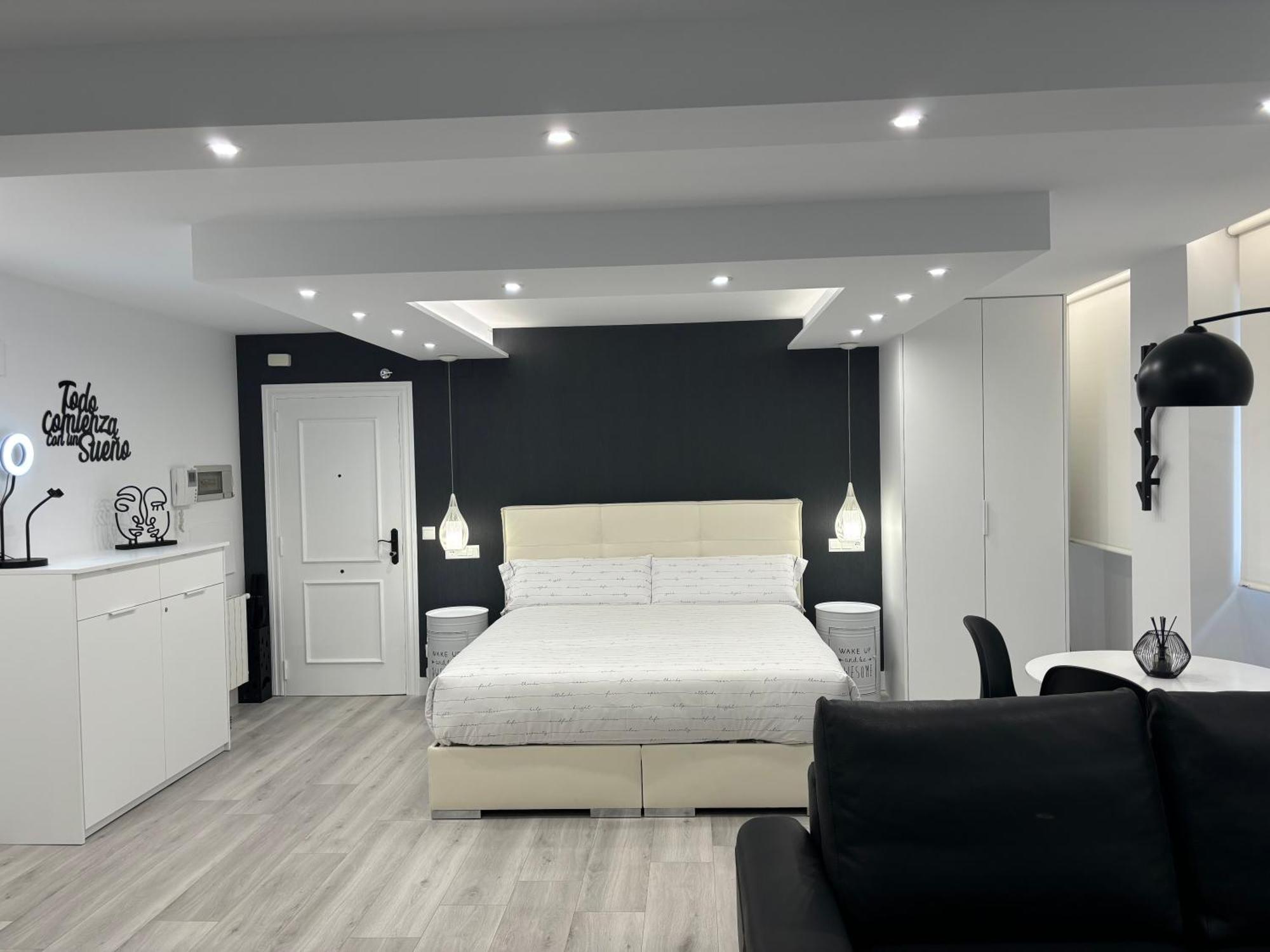 Black And White Suite Cervantes Castro Urdiales Dış mekan fotoğraf